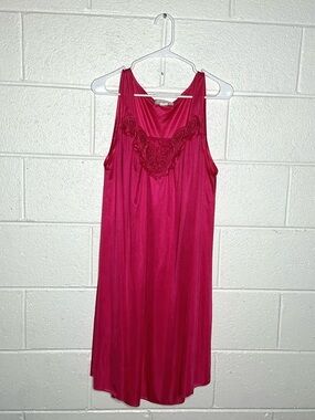 < Vintage LatI Fashion Hot Pink Lace Trimmed Nightgown >